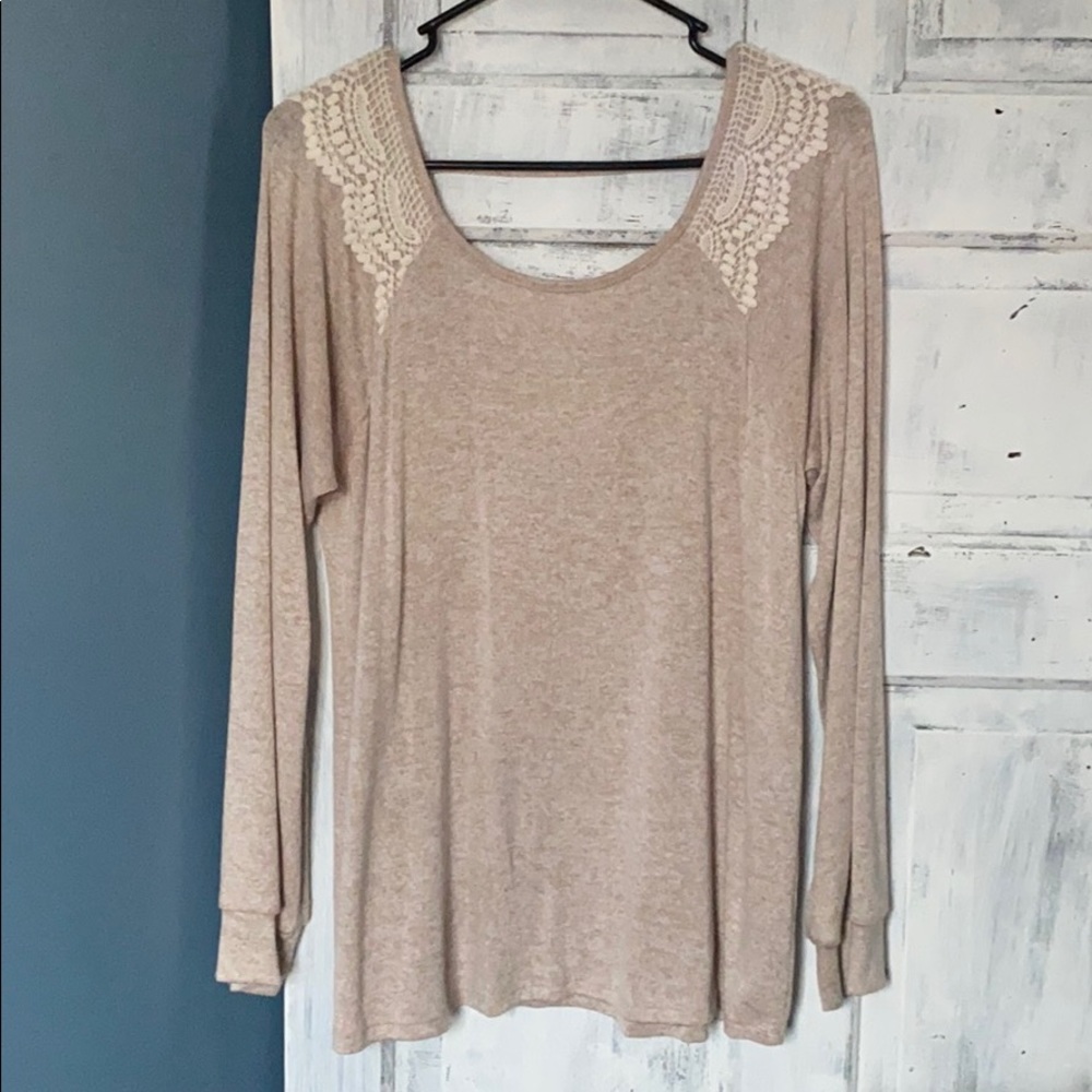 Pink Lily Boutique blouse/top size small